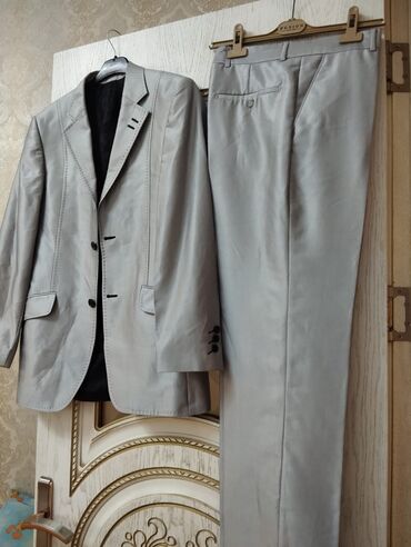 Kostyumlar: Kastum 40 L razmer alinib 299 azn təzə — 1