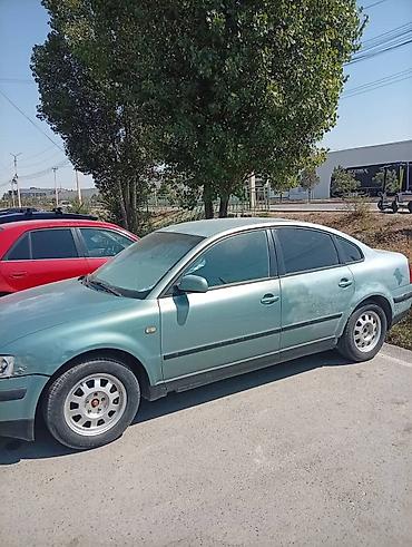 бир: Volkswagen Passat: 1992 г., 1.8 л, Кол менен иштөөчү, Бензин, Седан — 1