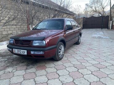 Volkswagen: Volkswagen Vento: 1994 г., 1.8 л, Механика, Бензин, Седан