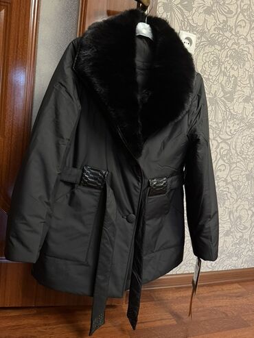 прозрачный дождевик: Пуховик, Аңтери менен, 4XL (EU 48), 5XL (EU 50), 6XL (EU 52)