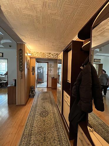 Продажа коттеджей и домов: Продается 2х этажный особняк из 10комнат 330м2, по ул. Шаумяна, на — 23