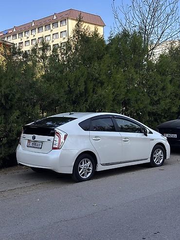 stop: Toyota Prius: 2015 г., 1.8 л, Автомат, Гибрид, Лифтбек — 3