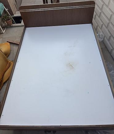 yataq desderi: Taxta çarpayı - Material: Laminat/taxta karkas, ağ rəngli səthli — 2