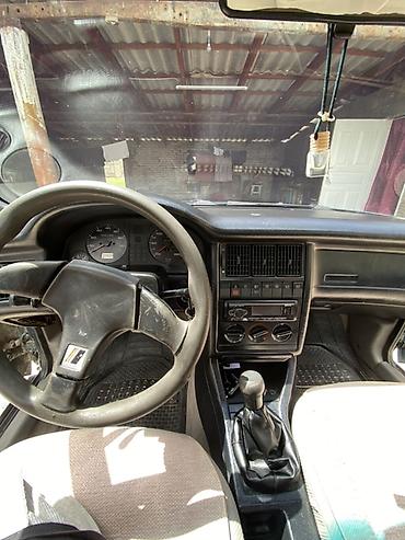 аудио техника: Audi 80: 1992 г., 2.3 л, Седан — 10