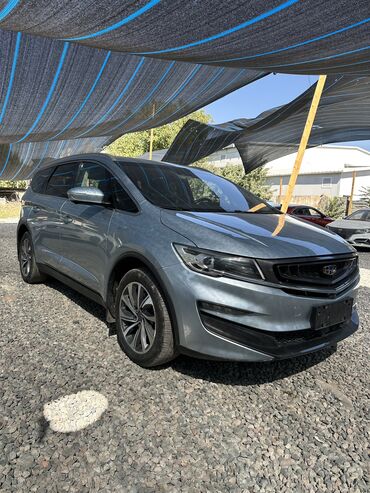зарядка на авто: Geely : 2019 г., 1.5 л, Типтроник, Бензин, Минивэн