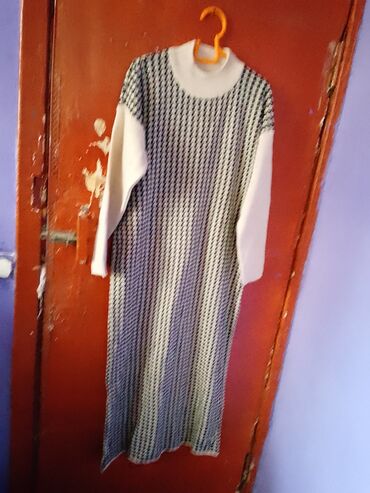 Gündəlik donlar: Qadın geyimləri – 4 ədəd uzun paltar dəsti 1) Etnik naxışlı uzun — 4