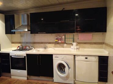 Uzunmüddətli kirayə mənzillər: Azadlıq metrosu yaxınlığında 5 mərtəbəli binanın 3-cü mərtəbəsində 3 — 6