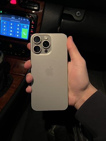 iphone 1q: IPhone 15 Pro Max, Б/у, 256 ГБ, Natural Titanium, Зарядное устройство, Защитное стекло, Чехол, 85 % — 1