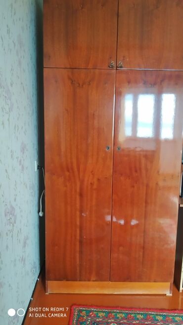 шифоньер: İşlənmiş, Açılan, 2 qapılı Düz dolab, Qarderob, paltar dolabı, Rusiya