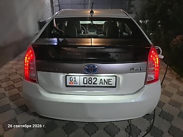 Toyota: Toyota Prius: 2014 г., 1.8 л, Автомат, Электромобиль, Лифтбек — 4