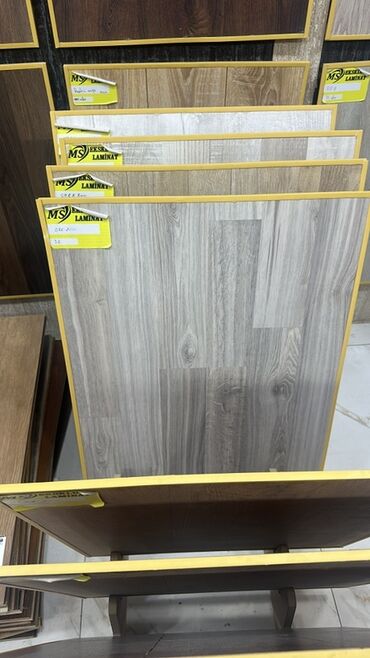 Laminat: Ağac naxışlı laminat döşəmə paneli - Təbii ağac teksturasını verən — 14