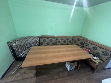 детская парта для дома: Кухонный уголок с большим прямоугольным столом. Состав: - Угловая