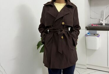 женские пиджаки жакеты: Женский укороченный тренч цвета темный шоколад. - Классический
