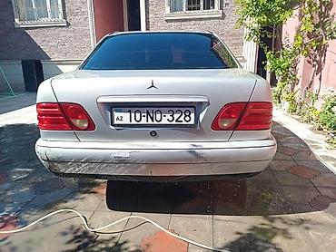 mercedes e220 cdi: Mercedes-Benz E-Class: 2.2 l | Sedan — 4