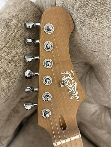 flying v: Электрогитара JET Guitars + ремень для гитары и каподастр в подарок — 3