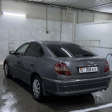 i 8: Toyota Avensis: 2002 г., 1.8 л, Автомат, Бензин, Лифтбек — 5