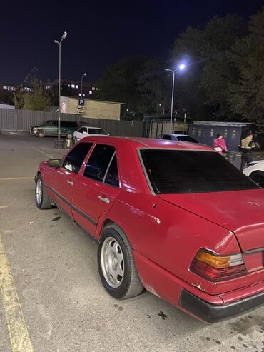 мерседес c class: Mercedes-Benz W124: 1988 г., 2 л, Механика, Бензин, Седан