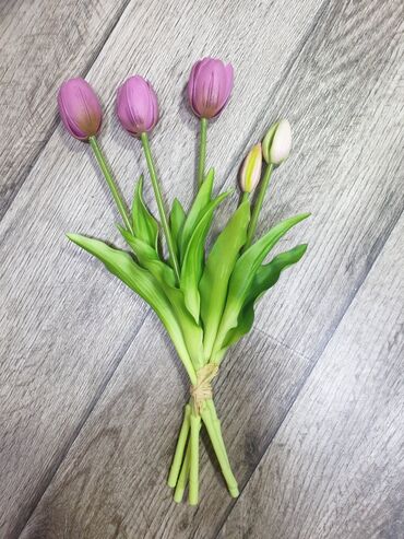 продаю занавески: Продаю силиконовые тюльпаны. имеются в пяти расцветках( Белые