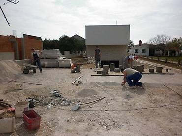 Građevinarstvo i rekonstrukcija: Dijamantsko sečenje betona i asfalta, rušenje, betonaže, zidanje — 12