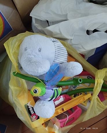 Ostale dečije stvari: Odeča nova dve majice za dečake, prelepa obuća sandale i čizmice za — 14