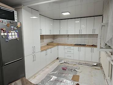 silver kitchen: Кухонный гарнитур угловой, современный стиль. - Компоновка — 1