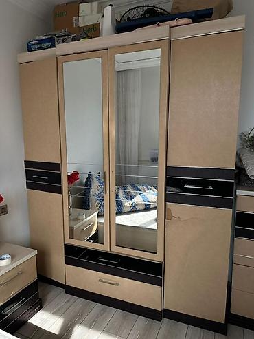 Yataq otağı mebel dəsti Tərkibi: - Çarpayı və döşək: İki nəfərlik