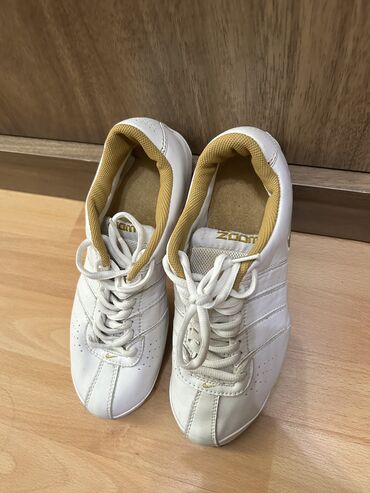 Женская обувь: Размер: 38, цвет - Белый
