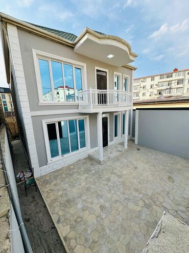 Həyət evləri və villaların satışı: 2.5 sotun içində 160 kv 2 mərtəbəli 5 otaq. 24 kv obyektlə. Obyekt 400 — 15