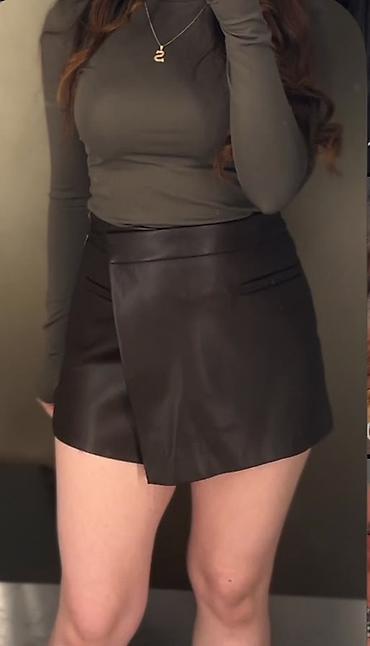 rezin cekmeler: Qadınlar üçün dəri effektli şort-ətək - Model: Önündə bükməli (wrap) — 1