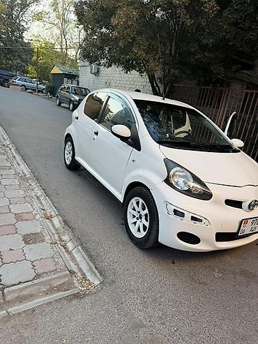 малолитражка авто 1л обьем куб: Toyota Aygo: 2011 г., 1 л, Робот, Бензин — 5