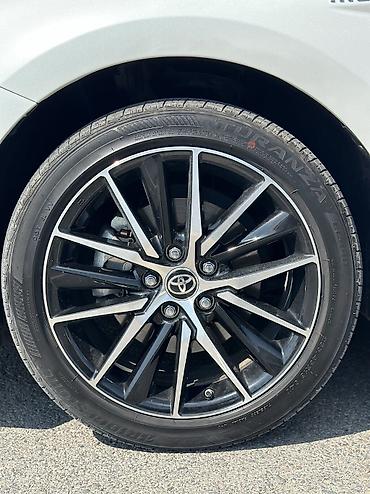 Toyota: Toyota Camry: 2023 г., 2.5 л, Гибрид — 11