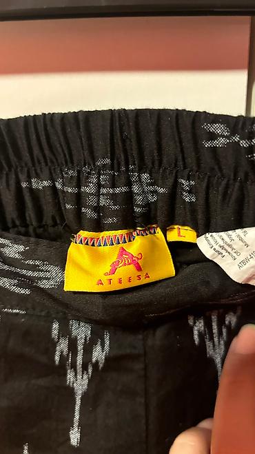 springfield pantalone zenske: Pantalone, 7/8, tanji materijal, crne sa belo- sivim detaljima, pojas — 4