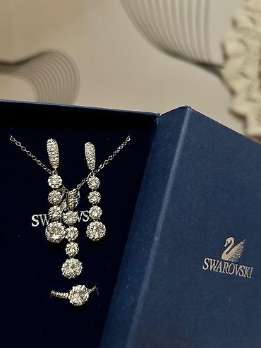 swarovski boyunbagi: Dəstə daxildir: Boyunbağı, Swarovski, Gümüş — 4