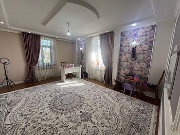 Продажа коттеджей и домов: Просторный двухэтажный дом с ухоженным зеленым участком. - — 51