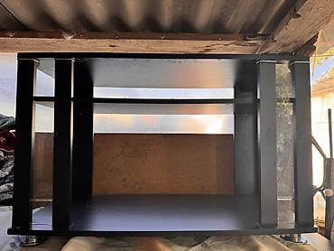 study table: ТВ-тумба с нишей и шкафчиками

За две 2500 — 1