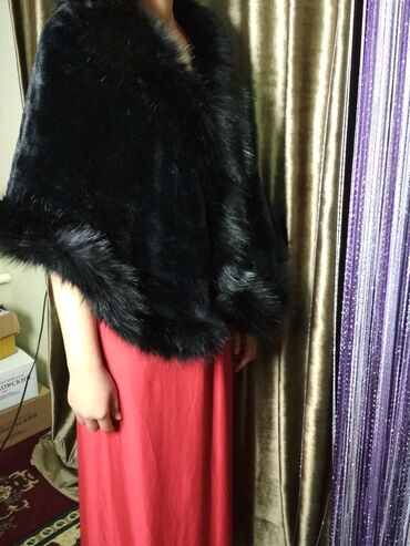 Утепленные жилеты: Накидки из искусственного меха — 11