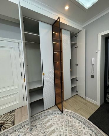 Шкафы для одежды: Мебель на заказ, Элегантный гардероб в современном стиле, выполненный — 39