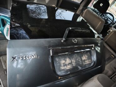 лак для машин: Багажниктин капкагы Nissan