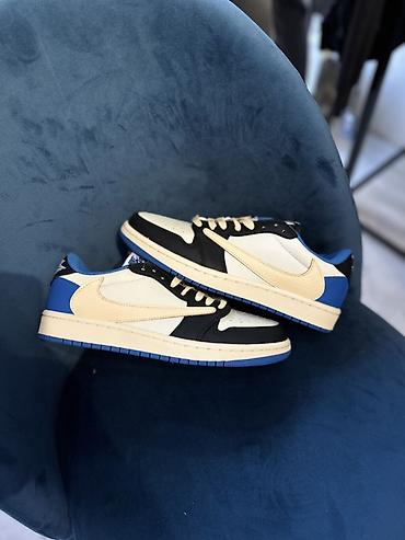 Жеке буюмдар: Кроссовки Nike Air Jordan 1 Low (цветовая схема с бежевыми, черными и — 2