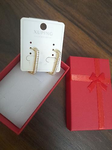 Tezedir:Xuping Jewelry sırğa - Model: düzbucaqlı formalı halqa - Rəng