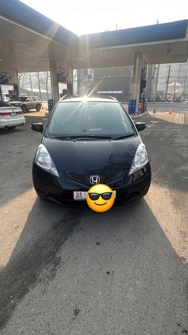 Honda: Honda Fit: 2011 г., 1.3 л, Вариатор, Бензин, Хэтчбэк