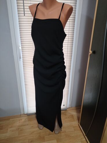zara ljubicasta haljina: Zara M (EU 38), bоја - Crna, Večernji, maturski, Na bretele