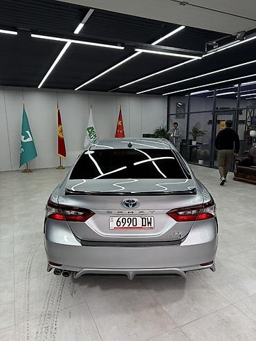 Toyota: Toyota Camry: 2022 г., 2.5 л, Вариатор, Гибрид, Седан — 4