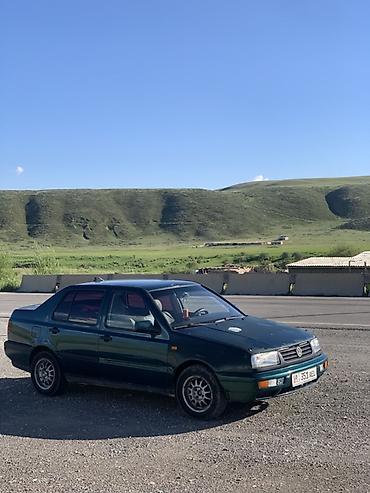 385 55: Volkswagen Vento: 1993 г., 1.8 л, Механика, Седан — 1