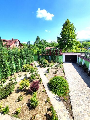 Günlük kirayə evlər: 100 kv. m, 3 otaqlı — 4