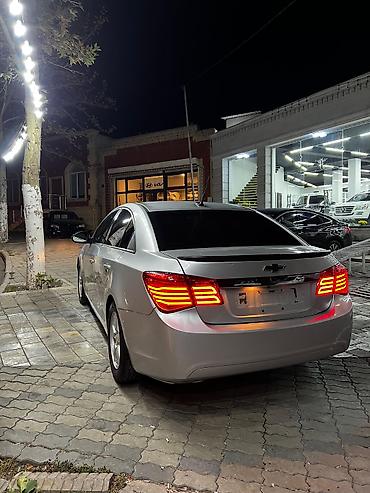 2 5 dizel mator: Chevrolet Cruze: 1.4 l | 2014 il 2009000 km Sedan — 2