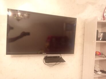 микрофон бу: Телевизор Hisense LED, диагональ около 40–43". Тонкая рамка, настенное