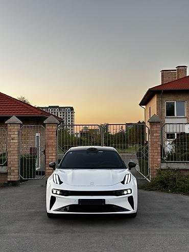 byd e1: Zeekr 001: | 2024 г. Лифтбек — 1