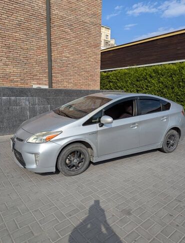 продаю авто с последующим выкупом: Toyota Prius: 2013 г., 1.8 л, Автомат, Гибрид, Хэтчбэк