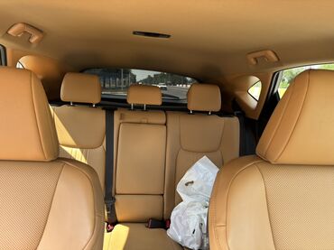 лексус легковой: Автомобиль Lexus NX в цвете "серый металлик" с бежевым кожаным